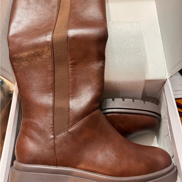 Brown Heeled Boots - Picture 2 of 10
